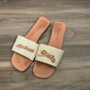 Naturalizer Cream and Tan Slide Sandals